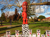 Totara Carving in Government Gardens