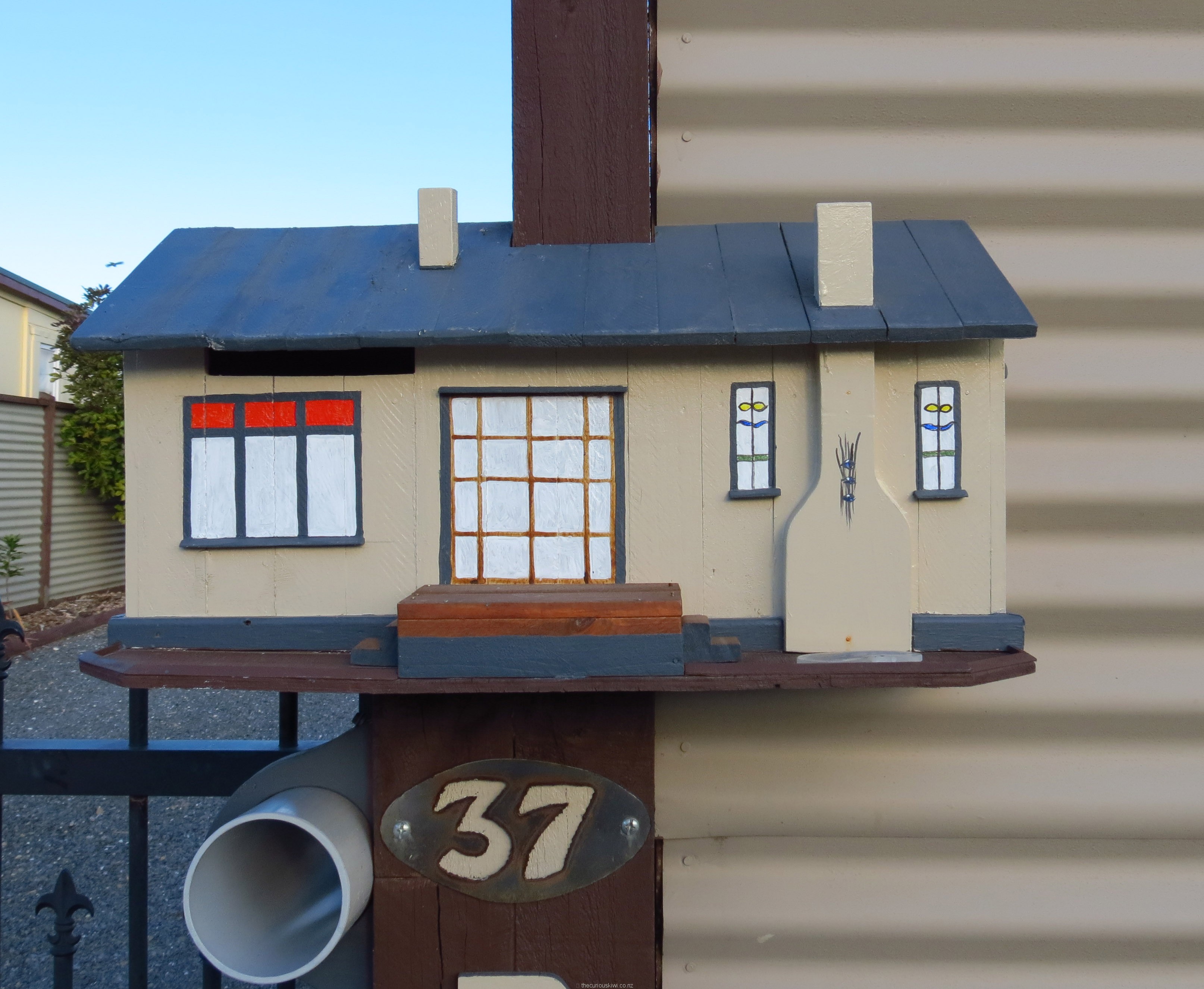 Another letter box house replica