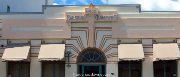 Halsbury Chambers, 74 Tennyson Street width=